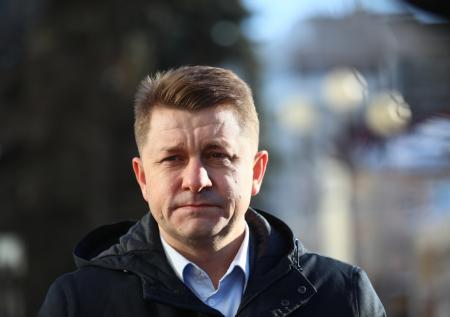 Мэр российского города подписал контракт на службу в добровольческом отряде