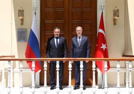 Шойгу заявил, что США нарушают международные нормы в Сирии