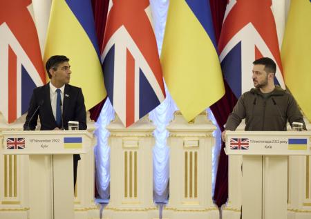 Помогавшие Украине британские консерваторы теряют поддержку
