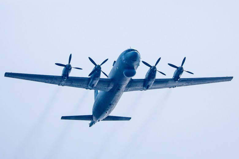 Патрульный противолодочный самолет Ил-38 
