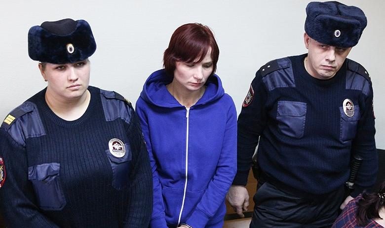 Надежда Куликова (в центре)