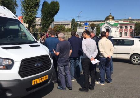 Мэр Саратова помог попавшей в аварию мотоциклистке