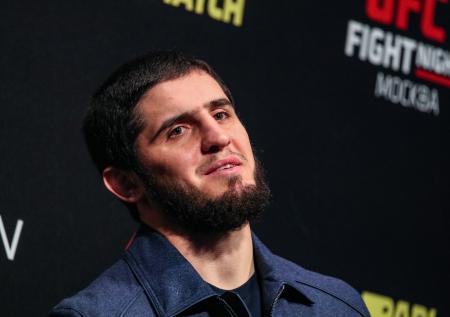 Махачев ответил на критику за копирование Нурмагомедова