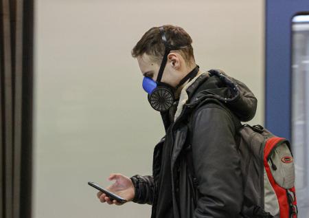 Правительство ограничило цены на медицинские маски и перчатки