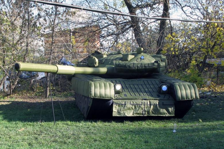 Надувной макет танка Т-80