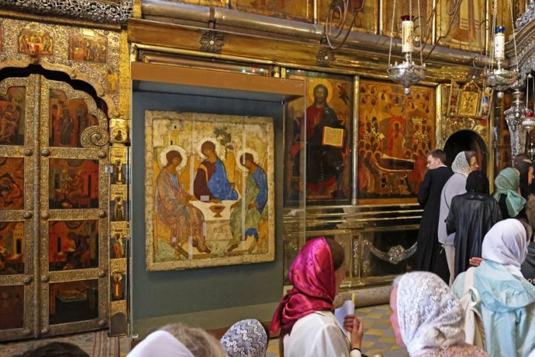 Икона Андрея Рублева «Троица» в Троице-Сергиевой лавре