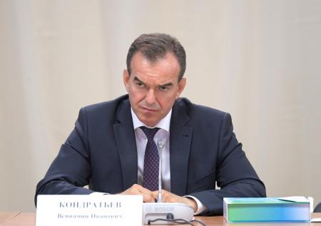 Краснодарский губернатор вылетел к месту крушения самолета в Ейске