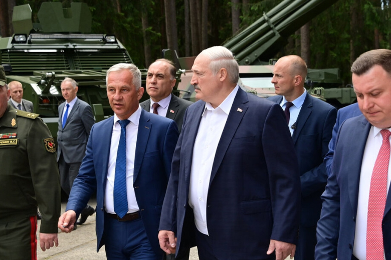 Президент Белоруссии Александр Лукашенко во время рабочей поездки в Минскую область
