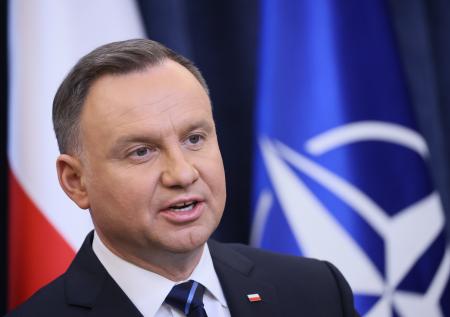 Президент Польши заявил о бессмысленности диалога с Россией