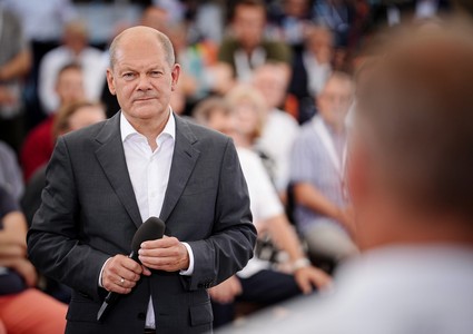 Шольц назвал три причины не поставлять танки на Украину