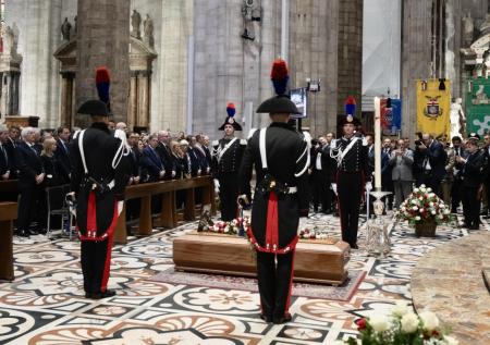 В Италии простились с Сильвио Берлускони