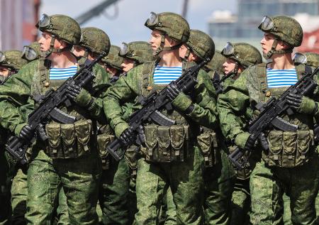 День защитника или позора? Что не так с 23 февраля, как он стал праздником
