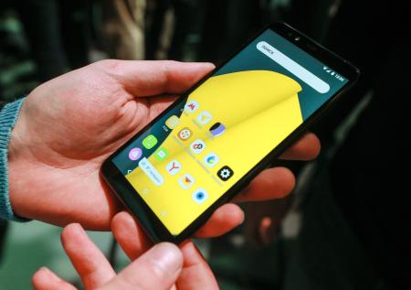 Смартфоны «Яндекс.Телефон» закончились в розничных сетях