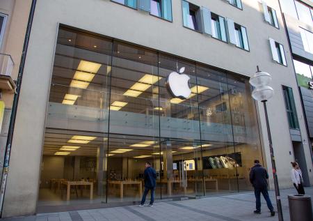 Apple Store раскрыл название нового iPhone