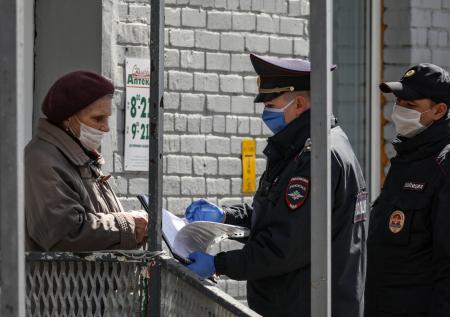 Москвичам пояснили, как оформить пропуск для поездок на дачу 