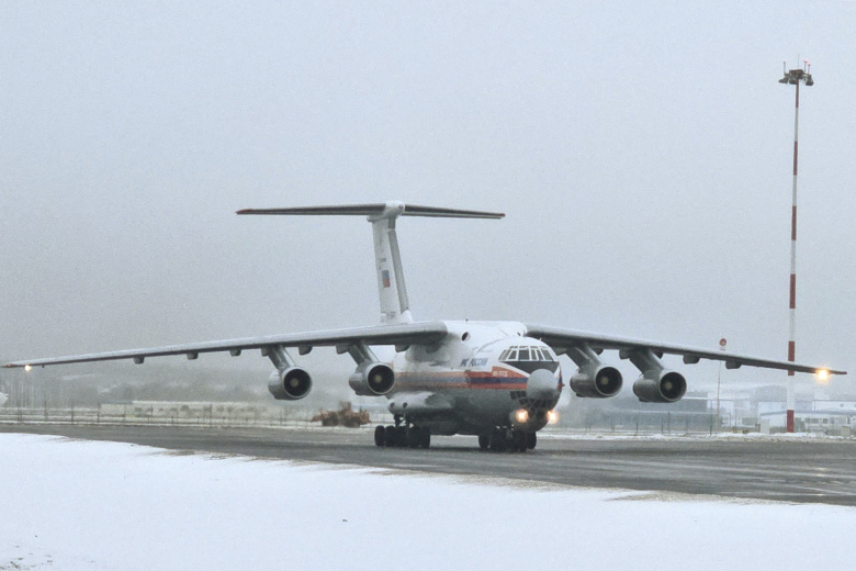 Встреча спецрейса МЧС РФ с выжившими в авиакатастрофе в Актау в аэропорту Жуковский