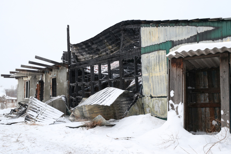 Последствия пожара в частном доме престарелых в Кемерово