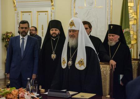 РПЦ призывает усилить в школах патриотическое воспитание