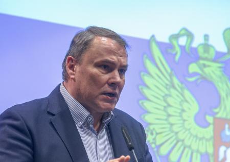 «Хватит питать иллюзии»: Толстой рассказал об отмене ЕГЭ