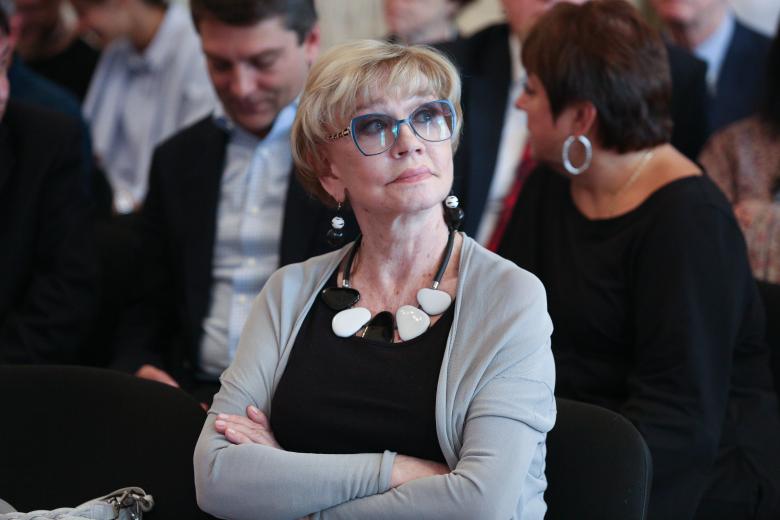 Вера Алентова