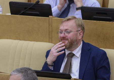 Милонов посоветовал жителям Великобритании ездить на ослах