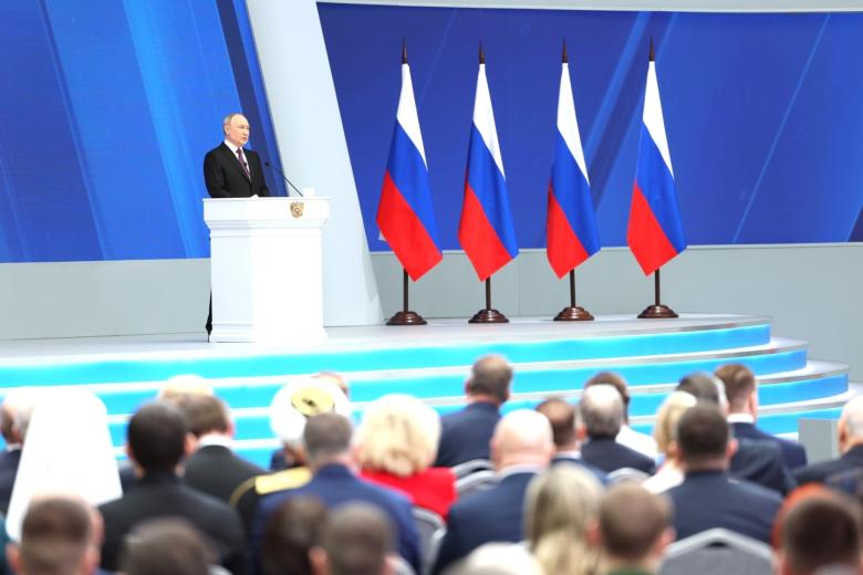 Президент РФ Владимир Путин во время выступления с ежегодным посланием Федеральному собранию РФ