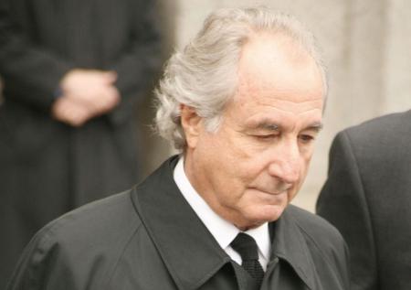 Глава крупнейшей финансовой пирамиды Бернард Мэдофф умер в США