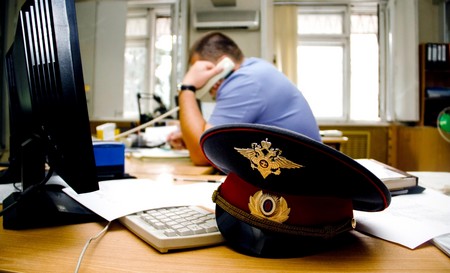 Что грозит мигрантам, сорвавшим украшения к Пасхе, — тюрьма или психиатрия?