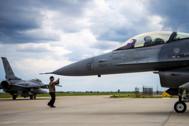 Истребитель F-16