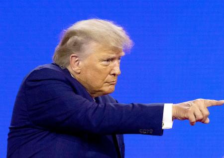 Бывший вице-президент США пристыдил прокурора за преследование Трампа
