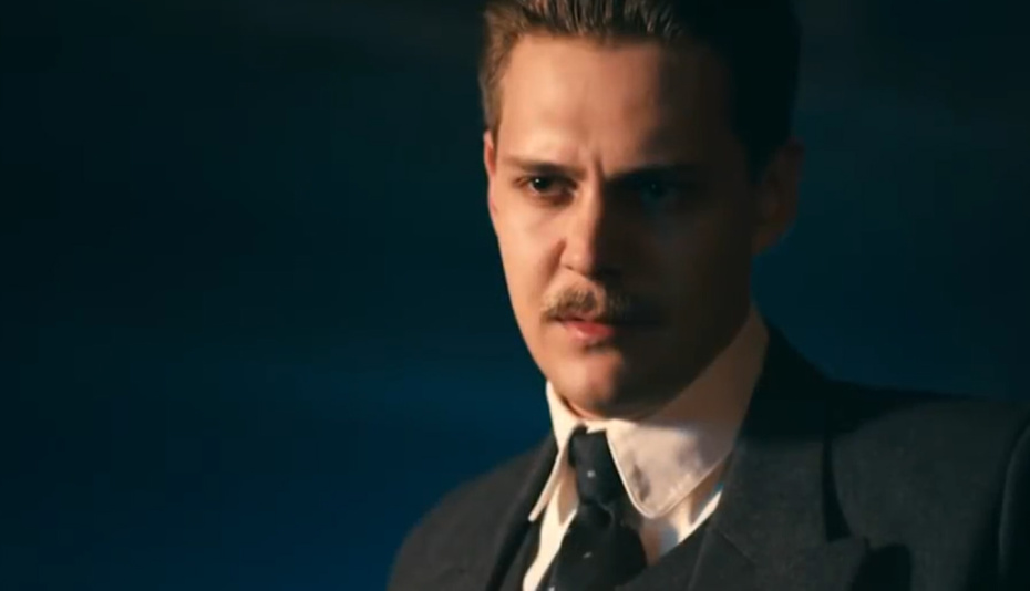 Кадр из сериала  «Крылья империи»