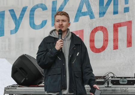 Комик Поперечный заявил о готовности выплатить штраф за Прокопьеву