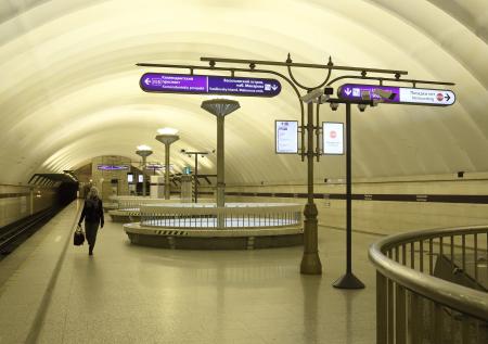 В петербургском метро заметили новые турникеты с ЖК-дисплеями