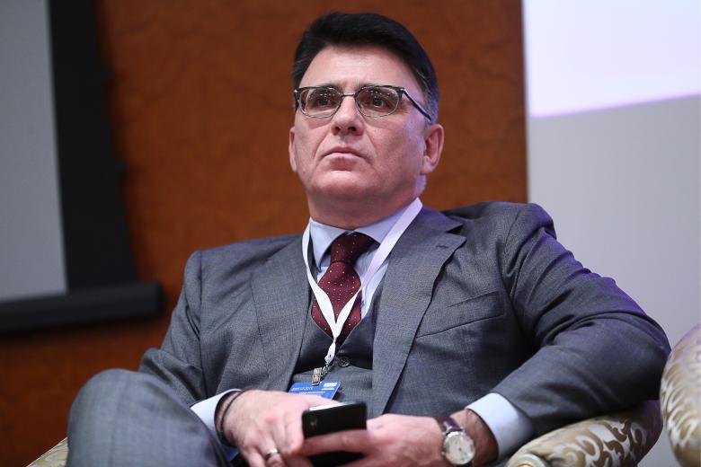 Александр Жаров