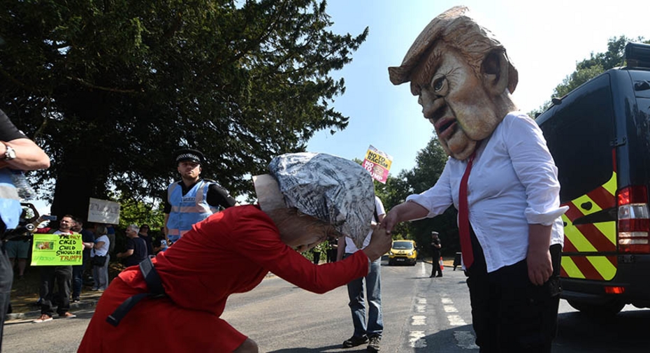 Перфоманс к приезду президента США Дональда Трампа в Векобританию