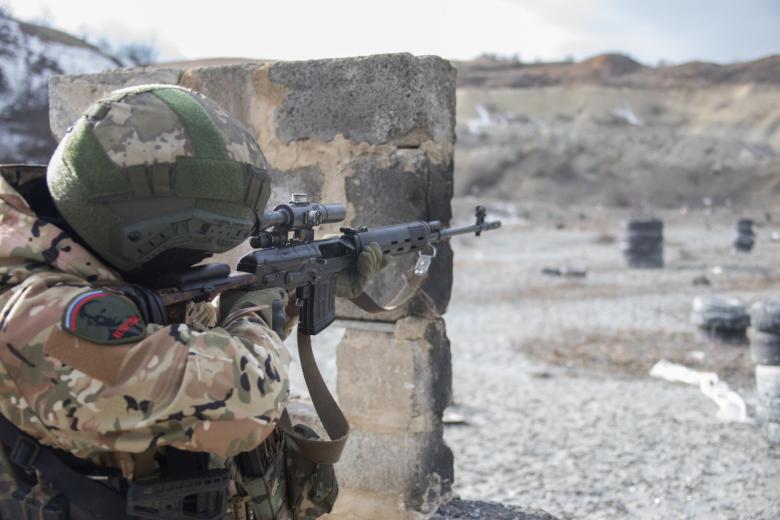 Военнослужащий ВС РФ во время выполнения задач СВО