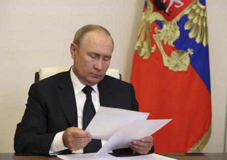 Песков рассказал о совещаниях Путина с координационным советом и Совбезом