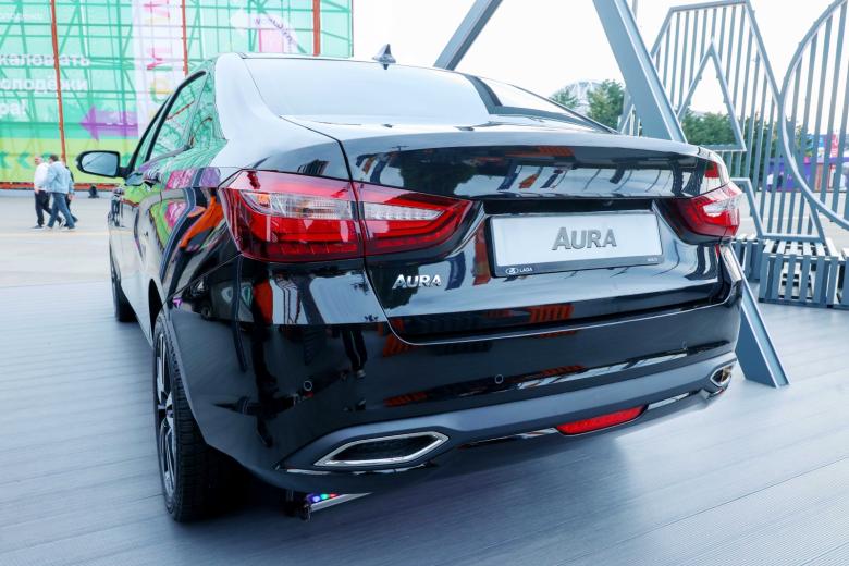 Lada Aura
