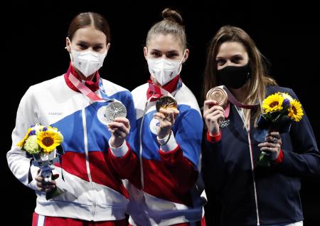Российские саблистки поборются за золото Олимпиады с командой Франции