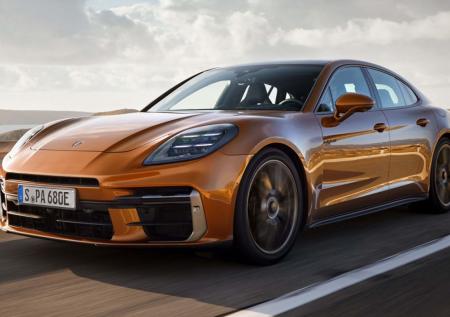 Марка Porsche представила Panamera третьего поколения: фото автомобиля