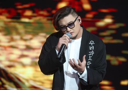 Названа k-pop-группа, с которой Анатолий Цой выпустит клип