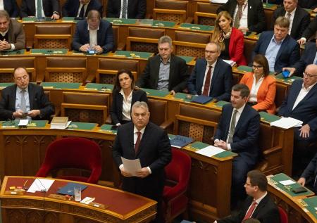 Евросоюз нацелился на «слабости» Венгрии из-за вето на помощь Украине