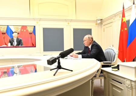Путин назвал отношения России и Китая образцом в XXI веке