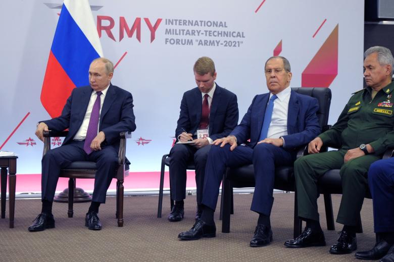 Владимир Путин, Сергей Лавров и Сергей Шойгу