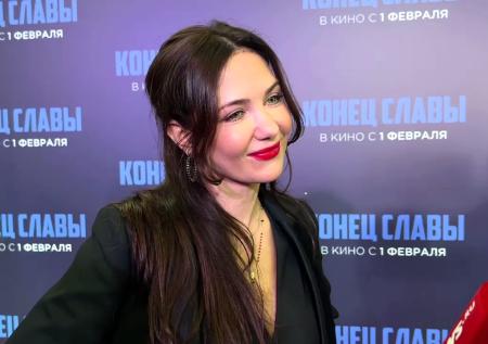 «Не будет признаваться»: Климова раскрыла чувства Деревянко от сцен в гробу
