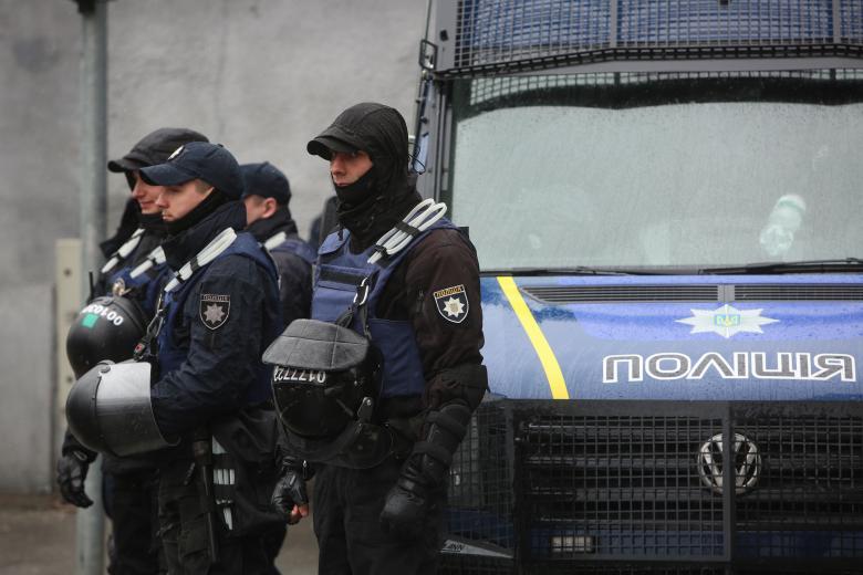 Сотрудники правоохранительных органов Украины