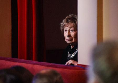 «Молодой, красавец, все умеет»: Ахеджакова выказала восхищение Белому 