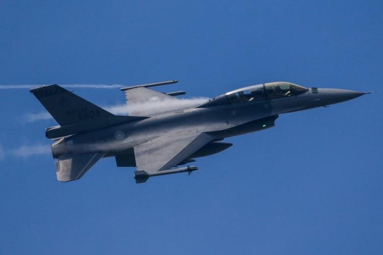 F-16