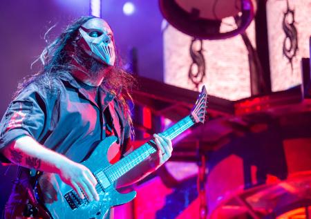 Slipknot отменили тур в Азии из-за вспышки коронавируса