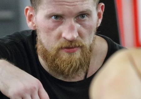 Кудряшов победил Пейсара спорным решением судей